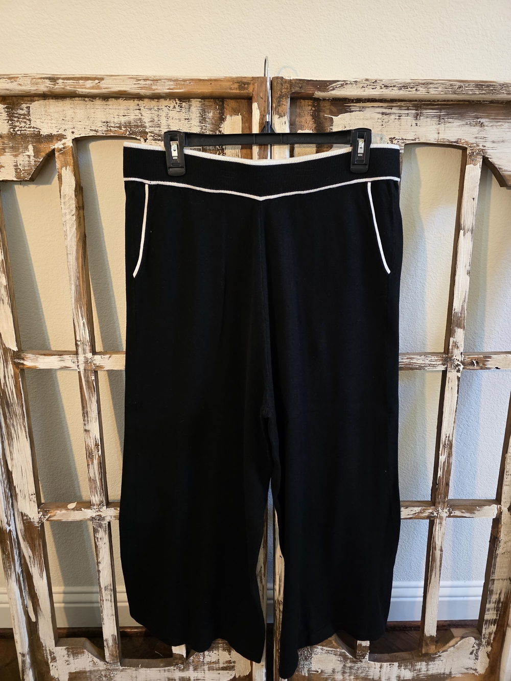 Adrianna Papell Black Sweater Wide-Leg Pants with White Piping